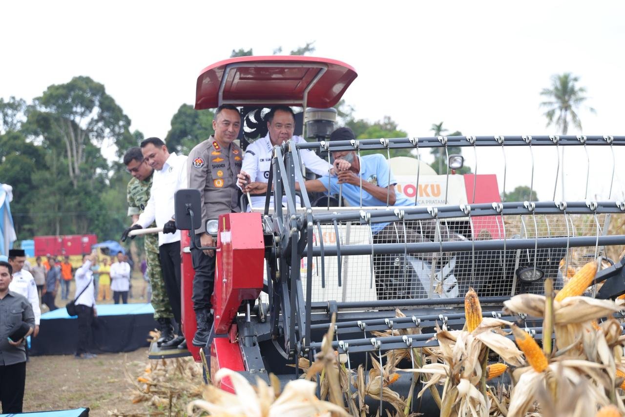 Dukung Ketahanan Pangan, Polda Metro Jaya Panen 3 Ton Jagung dari Kelompok Tani Cisauk